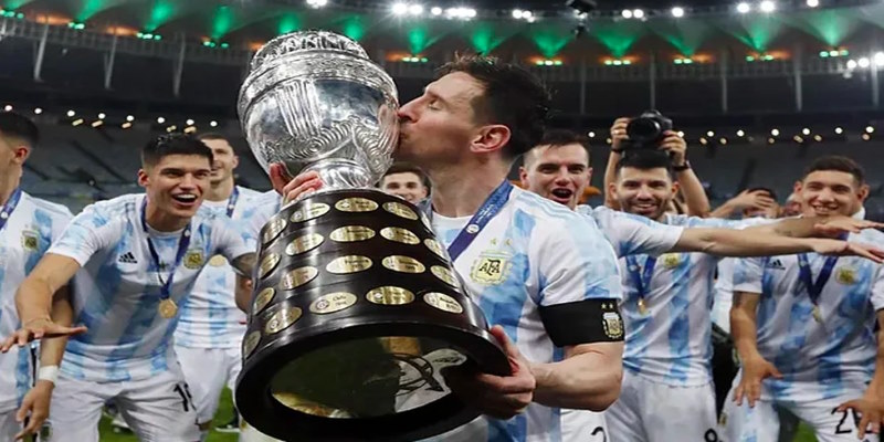 Messi cùng đồng đội ăn mừng chức vô địch Copa America 2024